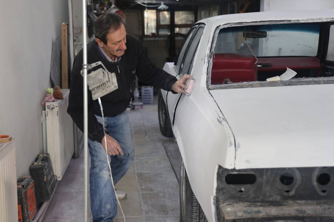 Bildiğiniz tüm ustaları unutun Konyalı bu usta tek: Serasında bitki değil klasik otomobil yetiştiriyor! 5